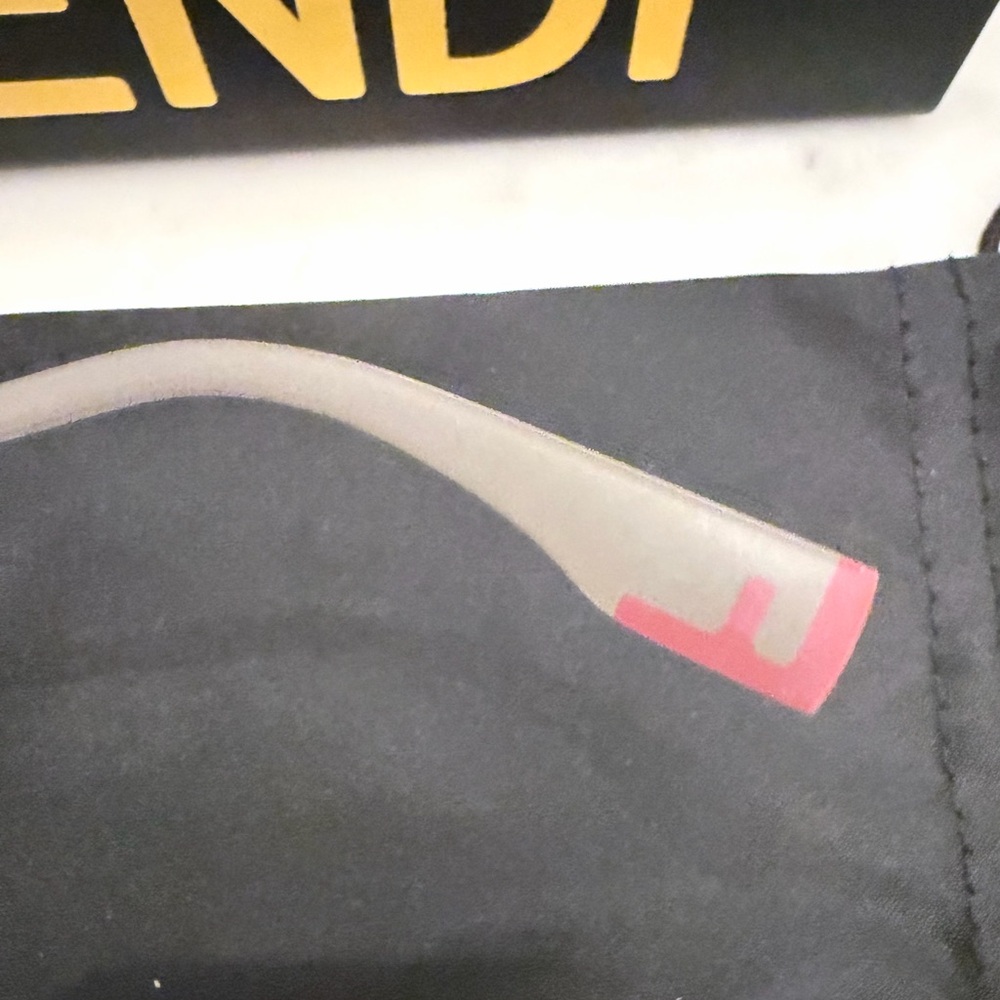 Fendi Women's Round Logo Sunglasses in Gray and Pink - Picture 5 of 5